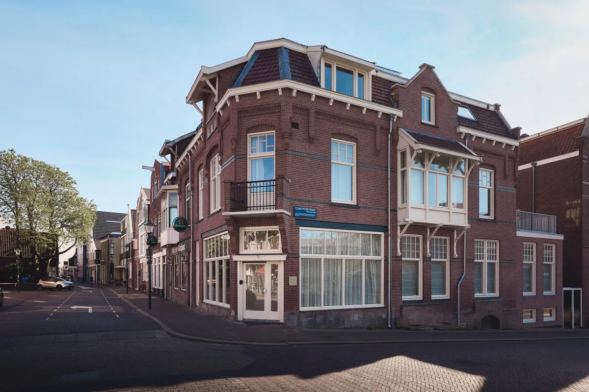 Zenstay Zaandam — building facade.