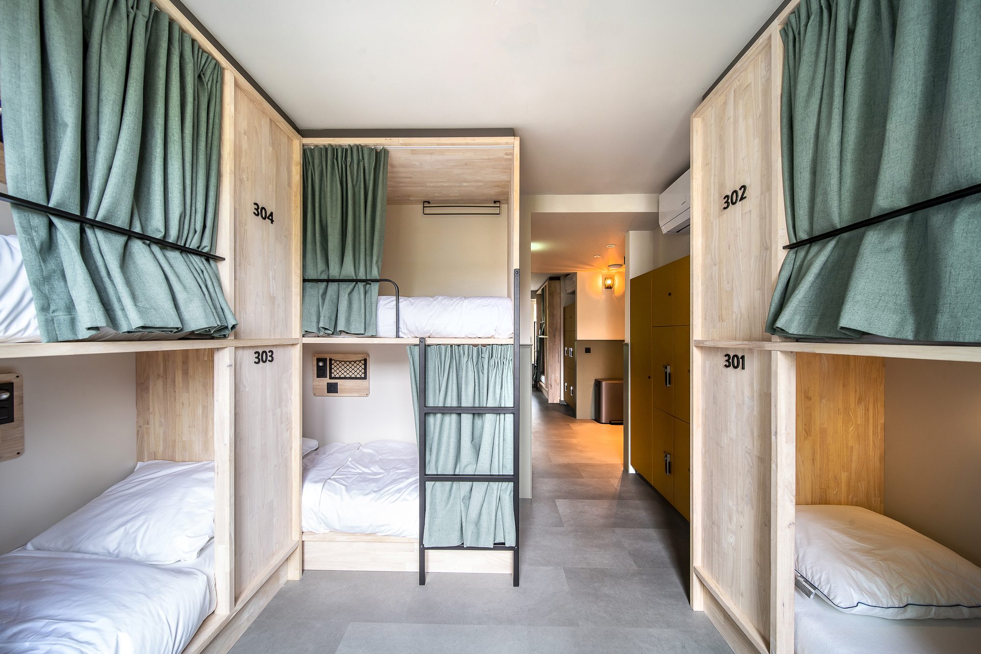 The Bee Hostel Amsterdam.